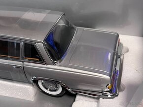 1:18 Mercedes-Benz 600 Pullman - Silver/Black - SunStar - 5