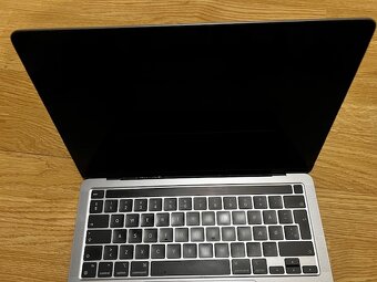 MacBook Pro (13-palcový, M2, 2022) - 5