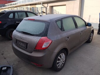 Kia Ceed 1.4i Rozpredám - 5