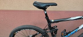 Predám horský celoodpružený bicykel Giant NRS Carbon - 5