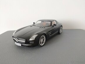 Mercedes SLS 1:18 - 5