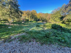 Pozemok na stavbu domu 1910m2 na polosamote,  Krajné Podvrch - 5