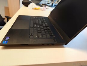 Razer Blade 15 / 11800H / RTX3070 / 64GB RAM - 5