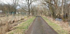 Pozemok na stavbu rodinného domu s obrovskou záhradou - 5