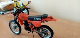 Model motorky Honda 200R - 5