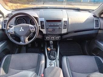 Predeam Mitsubishi outlander r.2011 2,2cm3  130kw  4WD - 5