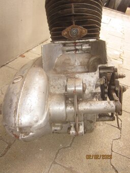 Jawa 250 panelka typ 559 motor - 5