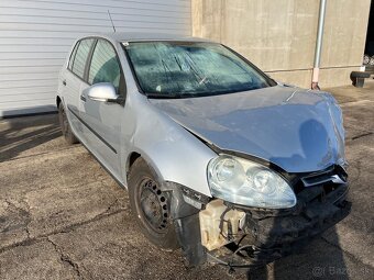 Predám náhradné diely na Volkswagen Golf 5 1,4benzin - 5