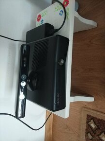 X Box 360 + kinect + hrry + ovladace - 5