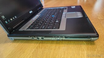 Dell Latitude D820 15" - 5