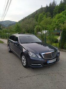 Mercedes Benz E200 - 5