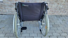 invalidny vozík 48cm pridavne brzdy pre asistenta pas barle - 5