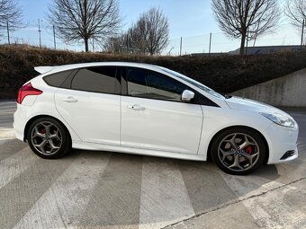 Ford Focus 2,0 ST - 5