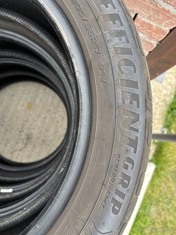 205/55 R17 Goodyear Efficient grip performance DOT 15/22 - 5