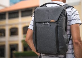 Peak Design Everyday Backpack 20L v2 Charcoal - 5