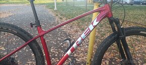 Trek Marlin 8 crimson - 5