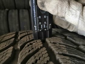 4 ks zimné pneu 205/55 R16 na plechových diskoch VW - 5