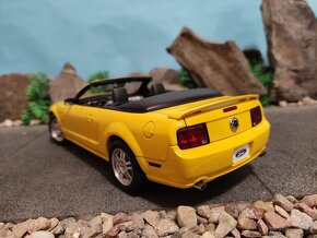 Prodám model 1:18 Ford mustang GT convertible 2006 - 5