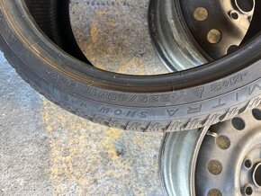 Predám Zimne gumy  Maxxis 225/40 r18 - 5