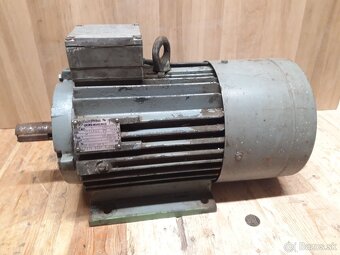 Elektromotor 1,1 kw 680 ot. - rezervované - 5