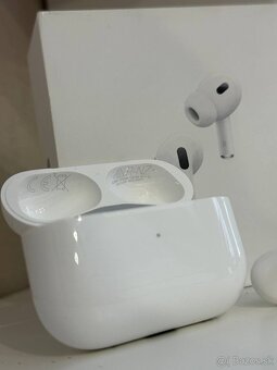 Apple AirPods 2 Pro - 5