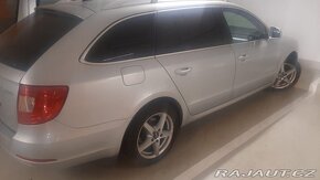 Škoda Superb II MR 2011 Combi 2.0 TDI 125 kW pekný - 5