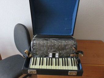 predam akordeon hohner arietta 72basovy - 5