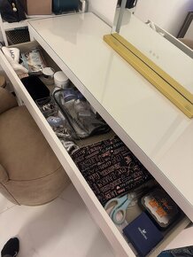 Malm kozmeticky stolik Ikea - 5