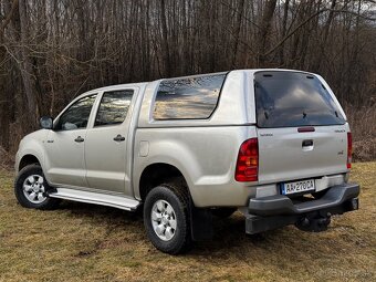 Toyota Hilux 2.5 4x4 UZÁVIERKA ZAD. DIFERENCIÁLU - 5