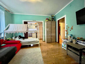 Tehlový 3 izbový zrekonštruovaný byt pri trhovisku v Komárne - 5