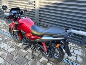 Honda cbf125 A1 - 5