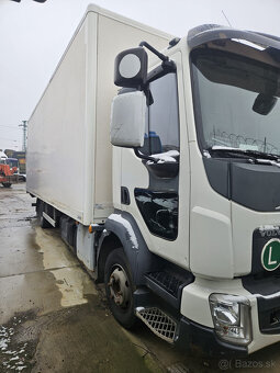 Skriňové  Volvo FL6 r.v.2015 + hyd. čelo porucha motora - 5