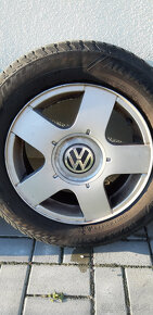 Predam celorocne kolesa na VW Golf 4 - 195/65 r 15 - 5