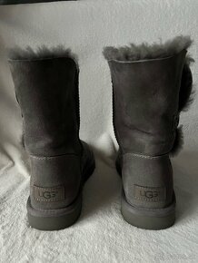 UGG Snehule W Bailey Button II - 5