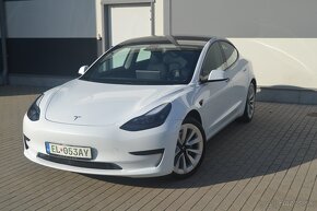 TESLA MODEL 3 - 5