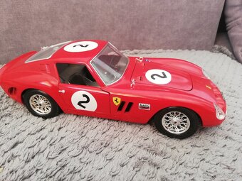 1:18 FERRARI 250 GTO Bburago - 5