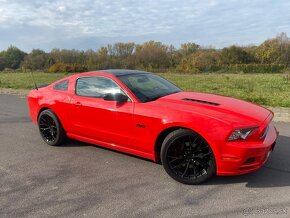 Ford Mustang GT 5.0 V8 - 5