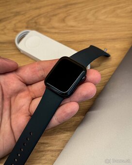 Apple Watch SE 2 (2024) 40mm Midnight - neaktivované - 5