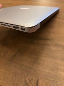 MacBook Air (13- inch, 2017 - 5