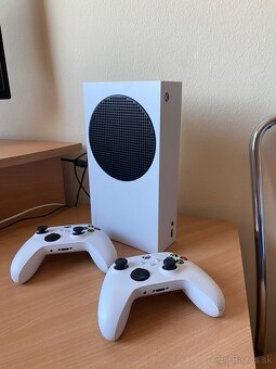 Xbox series S + 2x ovládače - 5