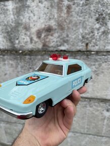 Kovový retro model policajného autíčka - 5