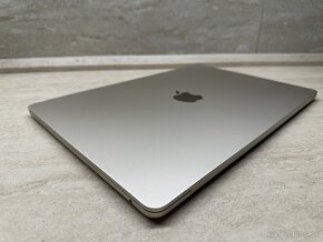 MacBook Air 15 (2024) M3 16 GB / 256 GB, záruka: 8.12.2025 - 5