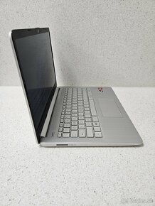 HP Laptop 14s Ryzen 5 4500 / 8GB RAM / 256GB SSD - 5