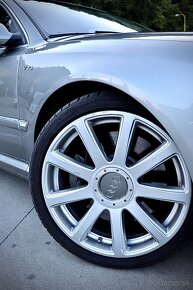 AUDI A8 LONG (S8) 5.2 W10 Quattro - 5