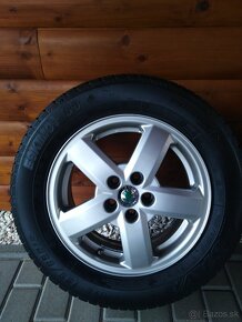 REZERVOVANE Predám disky R15 s pneu 195/65 R15 - 5