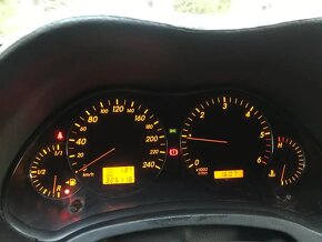 Toyota Avensis 2.0 TDI - 5