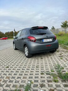 Peugeot 208 - 5