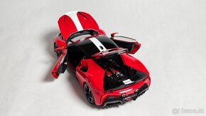 Bburago Signature Series 1:18 Ferrari SF90 Stradale - 5