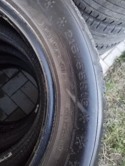 Predám zimné pneumatiky Dunlop 215/55R16 - 5