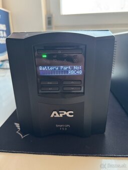 Záložný zdroj APC Smart-UPS 750i LCD 230V - 5